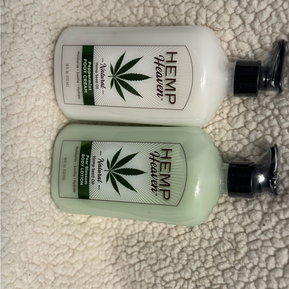 White and Green Moisturizer and Body Oil Set with Natural Leaf Design